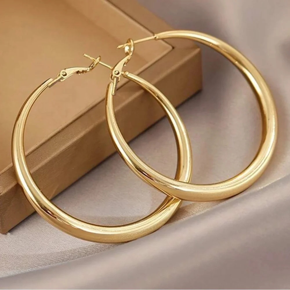 Elegant Gold Hoop Earrings